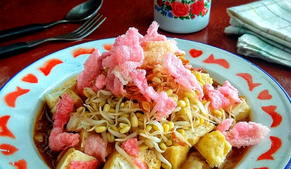 Tahu Masak Yulie Amanda: Kenikmatan yang Menggoda di Jantung Cilacap