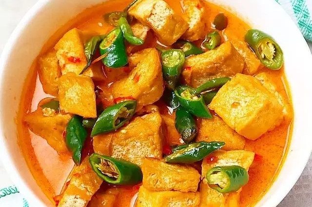 Tahu Masak Yulie Amanda: Kenikmatan Sederhana di Jantung Cilacap